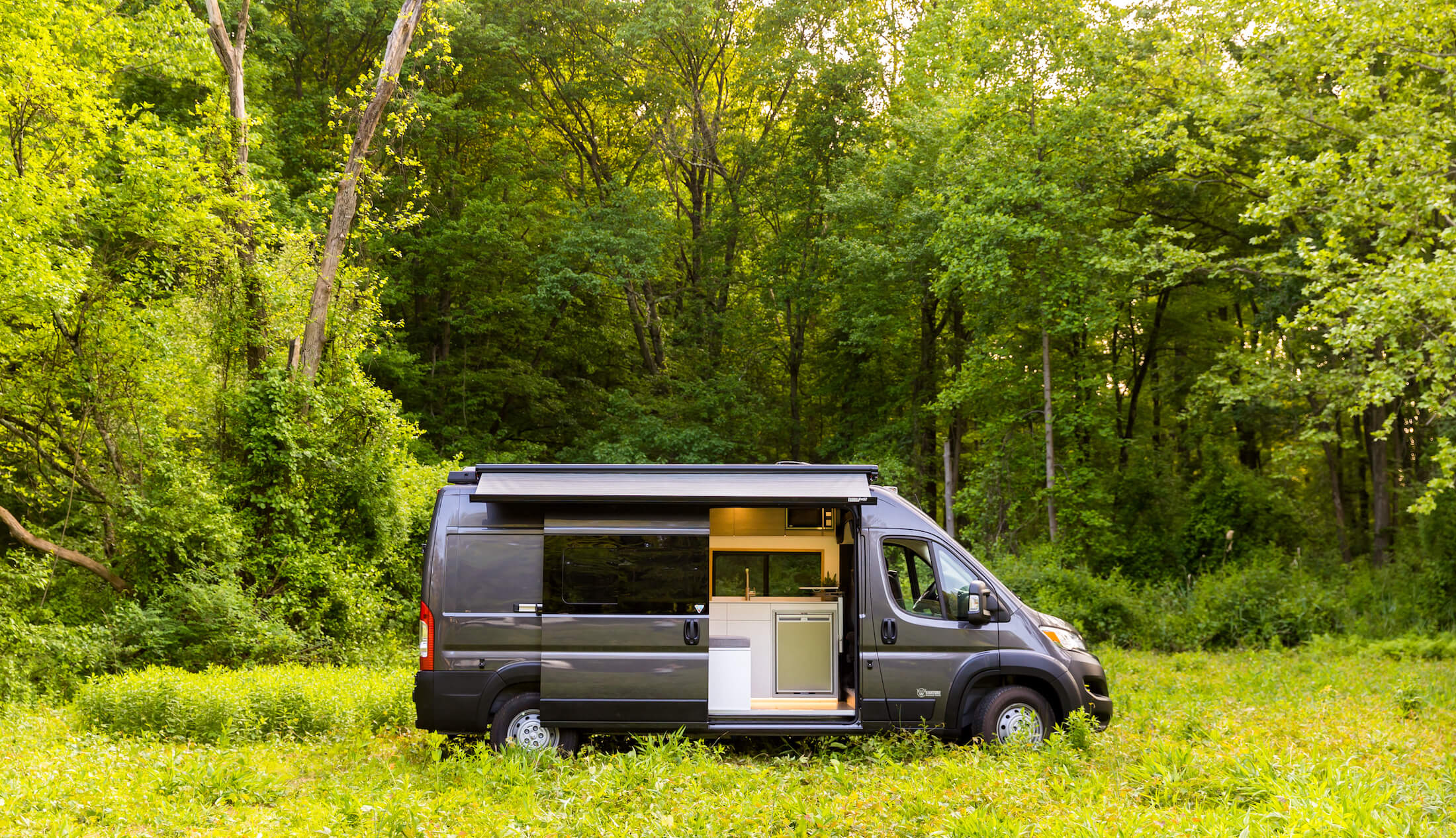 Vanture Customs logo